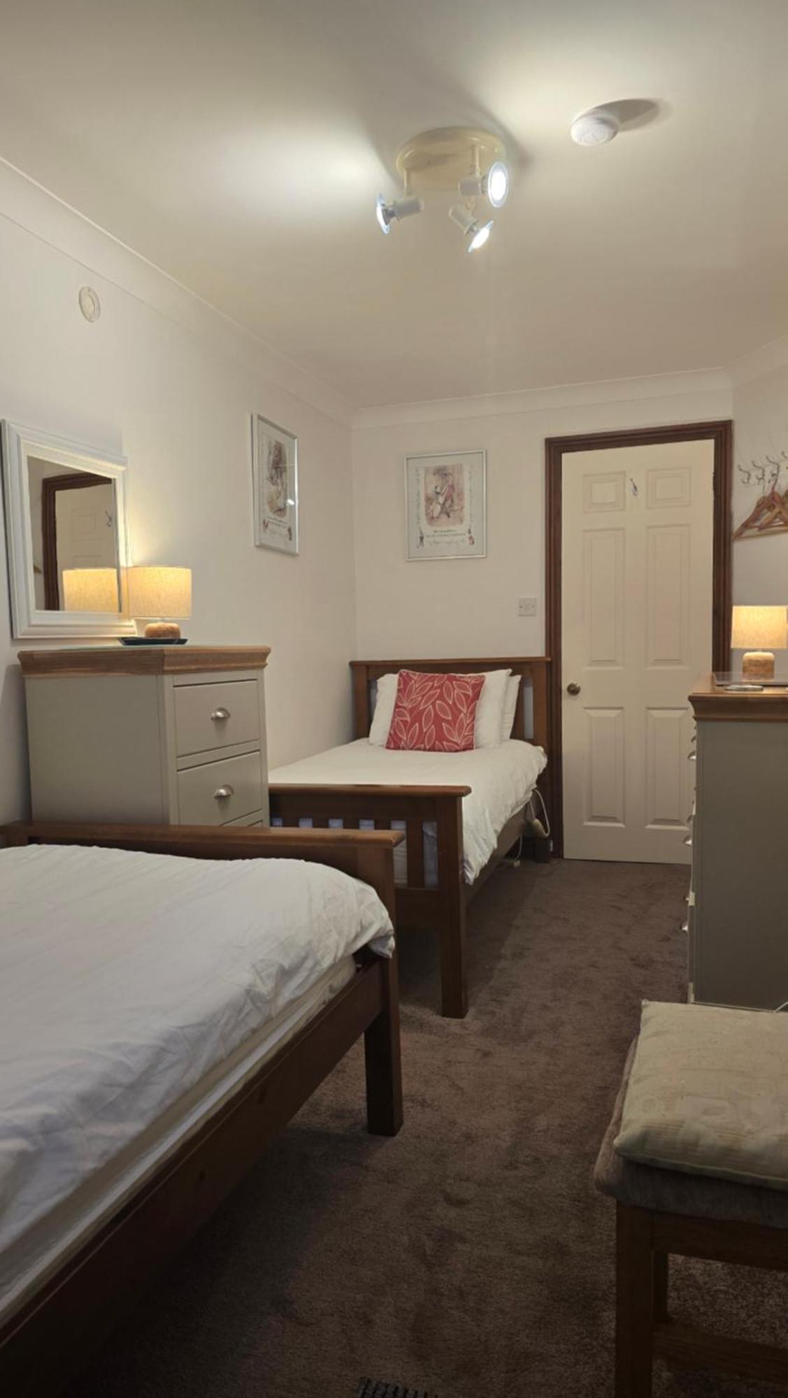 Lyndale Self-Catering Apartment Sleeps 4 Windermere Exteriér fotografie